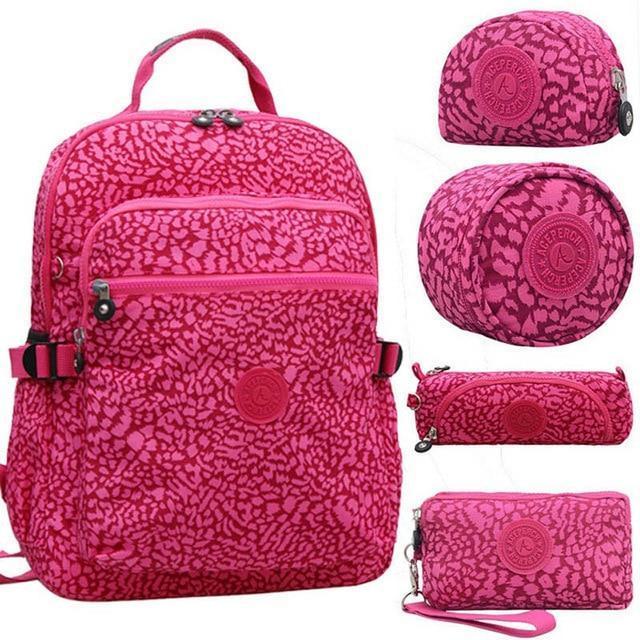 Conjunto Mochila Aceperch e Necessaries - Magia de Ofertas